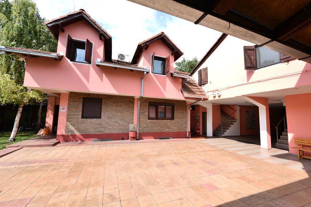 Apartments & Accommodation Stojic Újvidék Kültér fotó